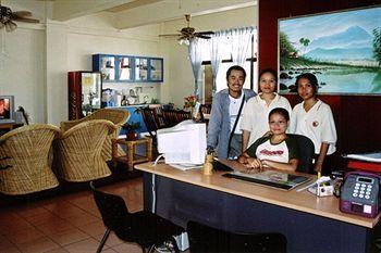 Jesselton Cabin Kota Kinabalu Exterior photo