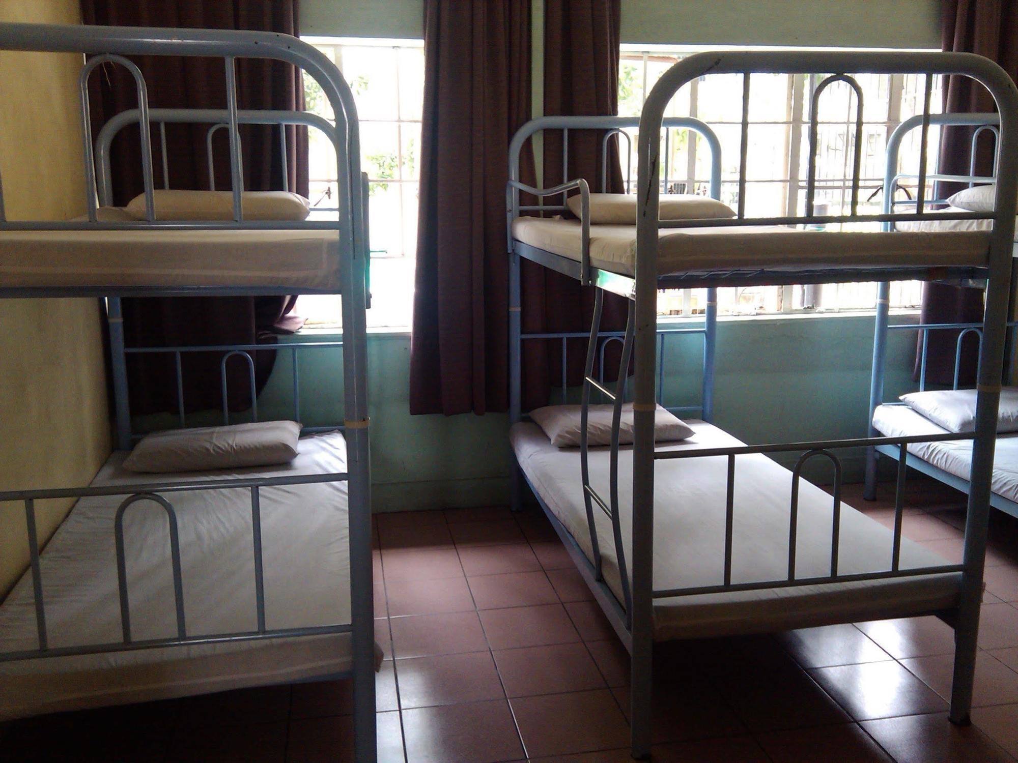 Jesselton Cabin Kota Kinabalu Exterior photo
